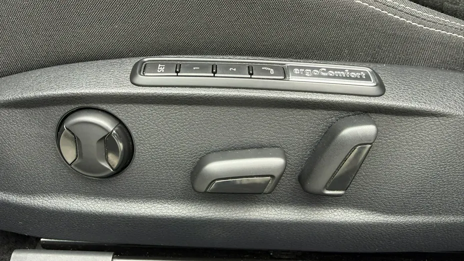 VOLKSWAGEN Passat -
