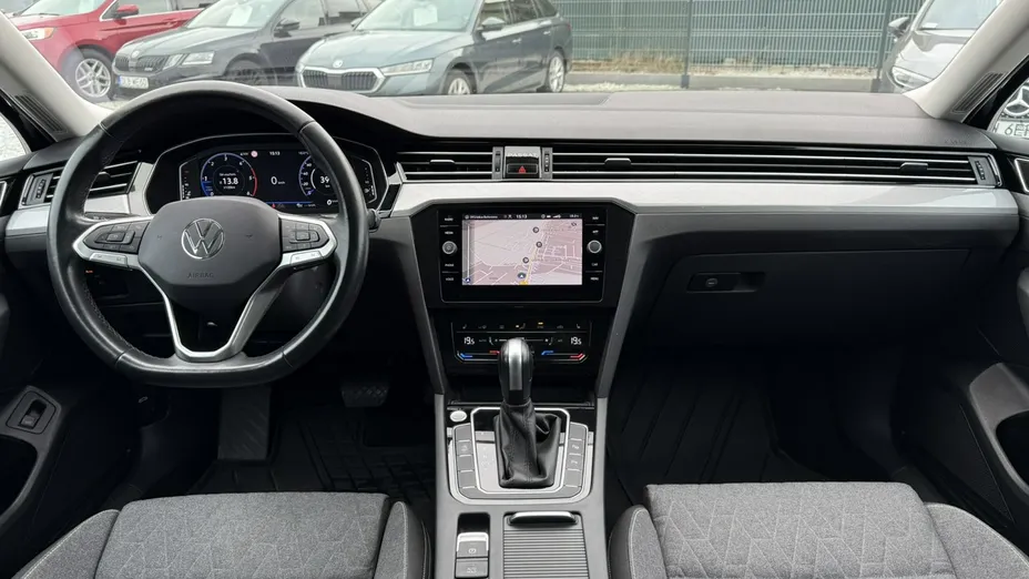 VOLKSWAGEN Passat -