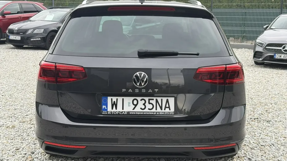 VOLKSWAGEN Passat -