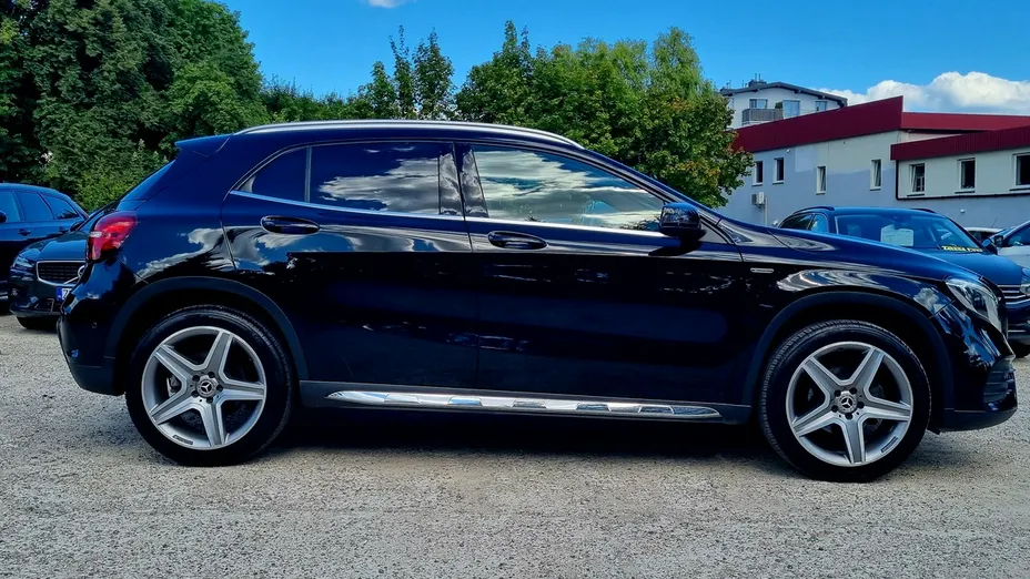 MERCEDES-BENZ GLA -