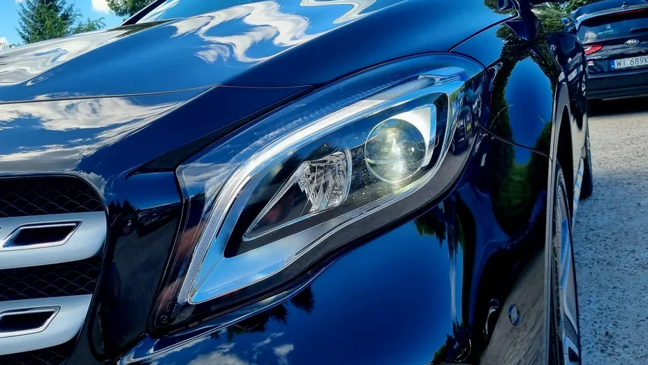 MERCEDES-BENZ GLA -