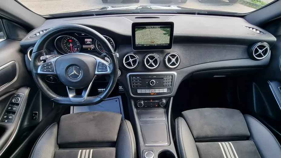 MERCEDES-BENZ GLA -