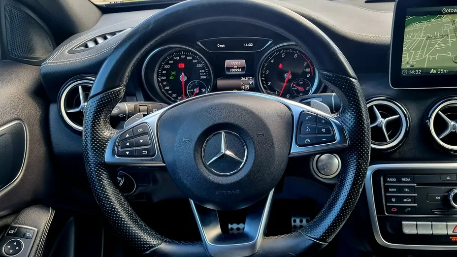 MERCEDES-BENZ GLA -