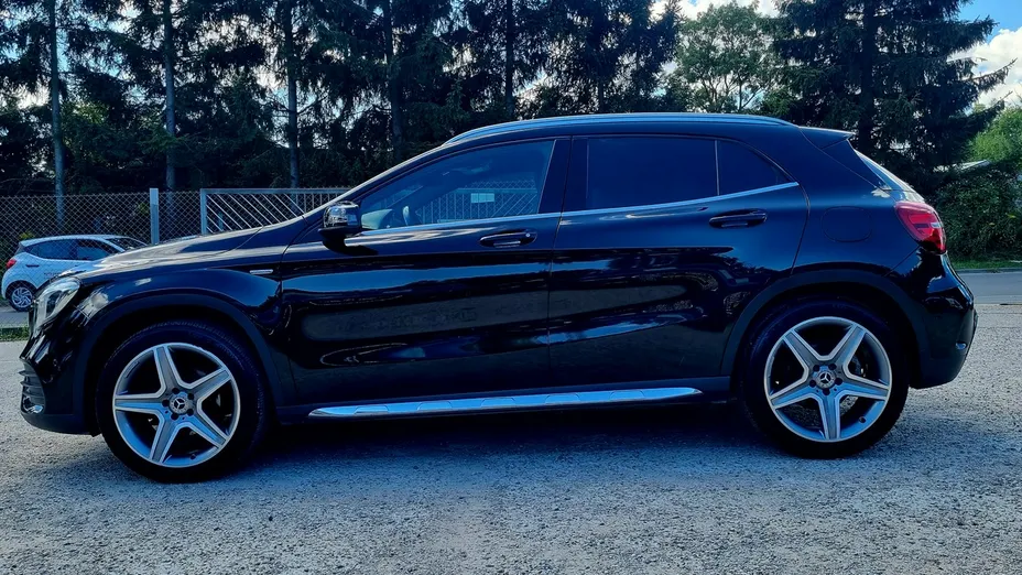 MERCEDES-BENZ GLA -
