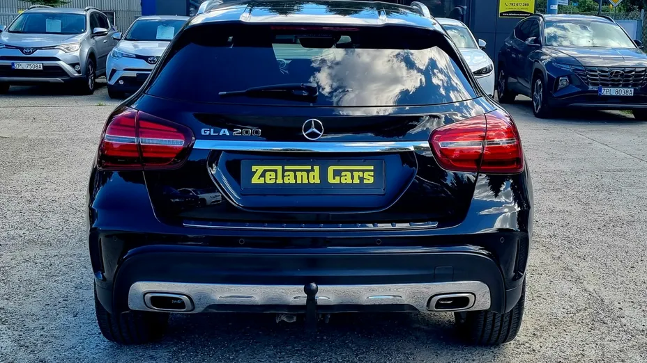 MERCEDES-BENZ GLA -
