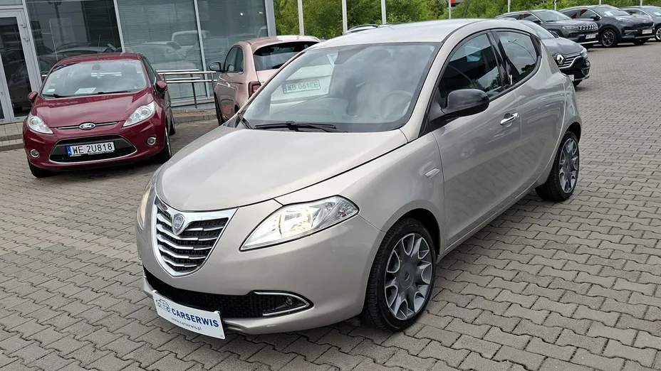 LANCIA Ypsilon -