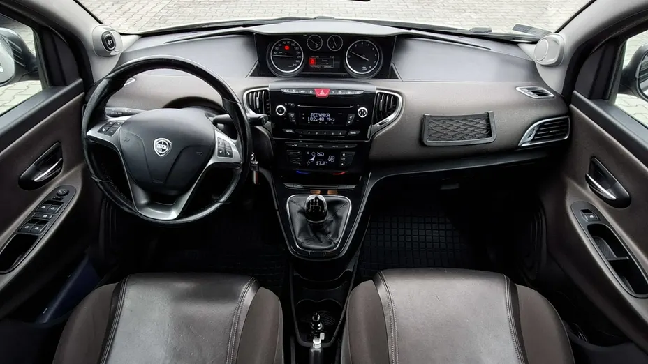 LANCIA Ypsilon -