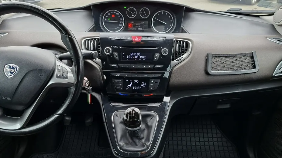 LANCIA Ypsilon -