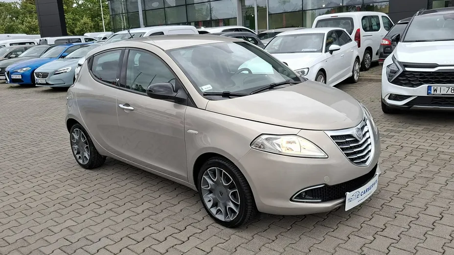 LANCIA Ypsilon -