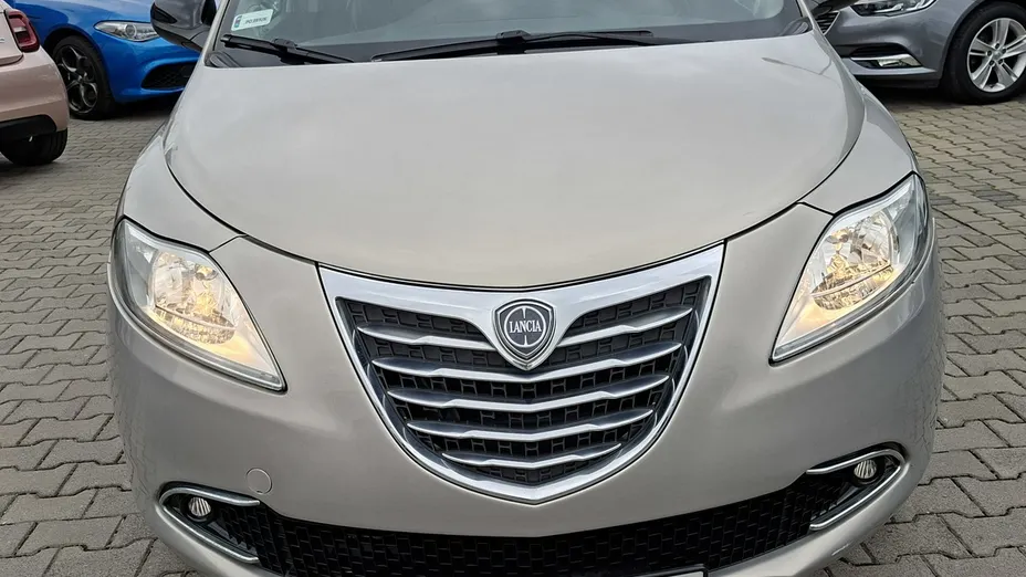 LANCIA Ypsilon -