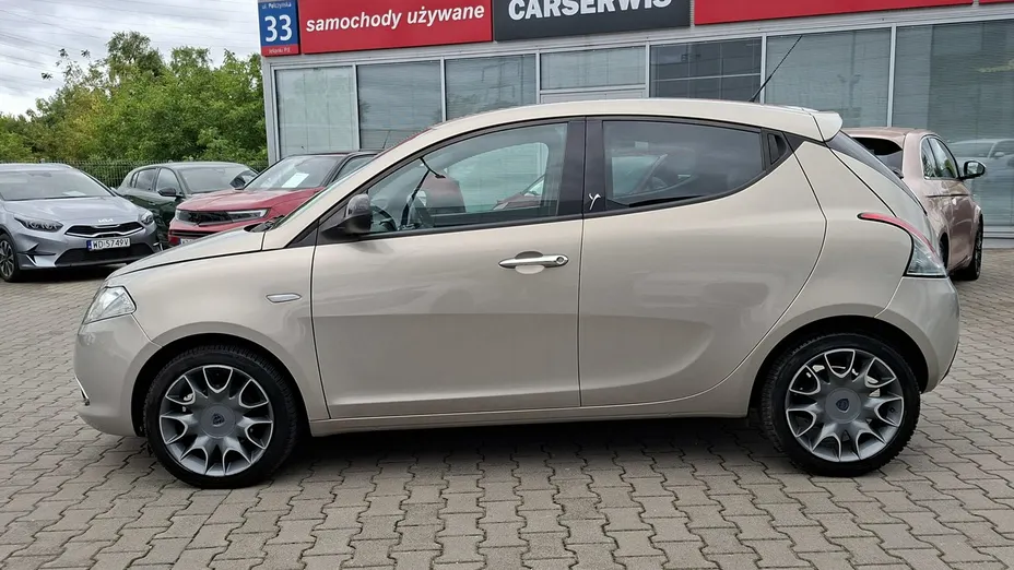 LANCIA Ypsilon -