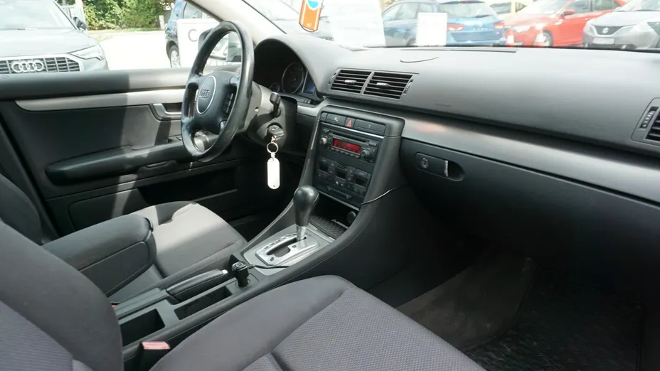 AUDI A4 -