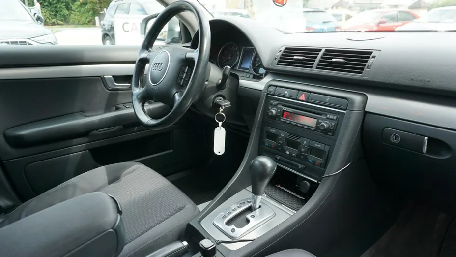 AUDI A4 -