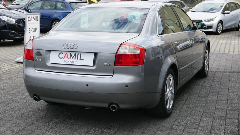 AUDI A4 -