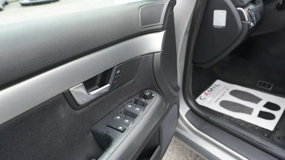 AUDI A4 -