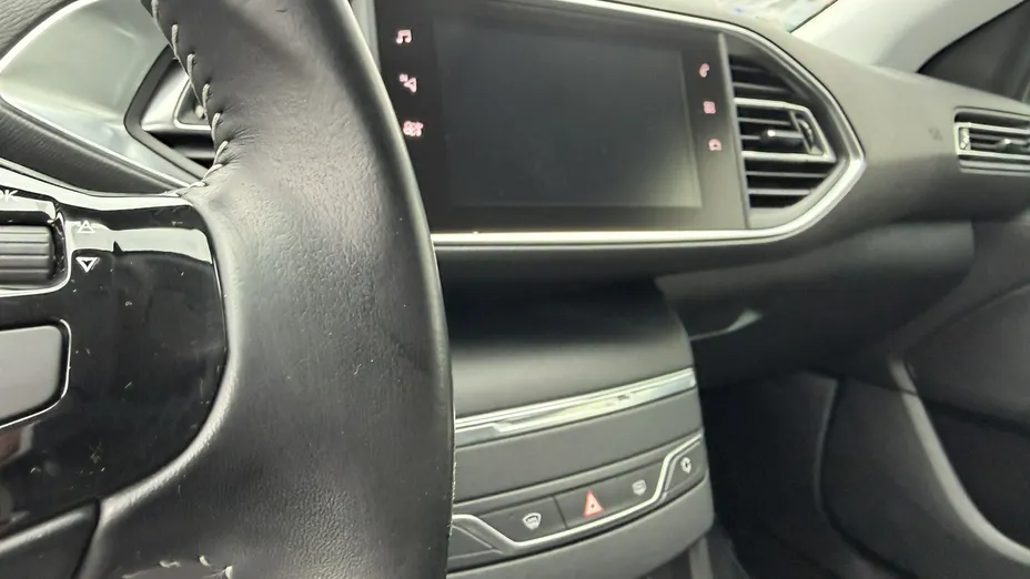 PEUGEOT 308 -