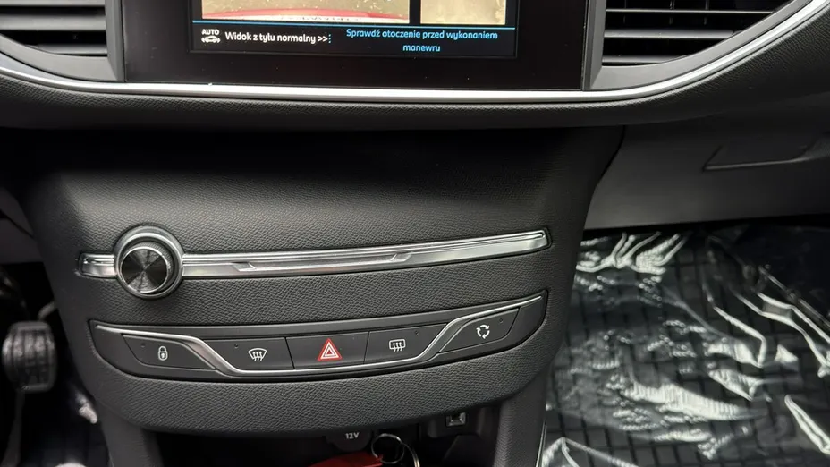PEUGEOT 308 -