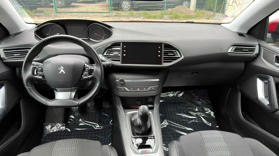PEUGEOT 308 -