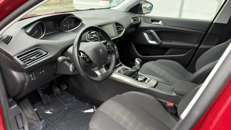 PEUGEOT 308 -
