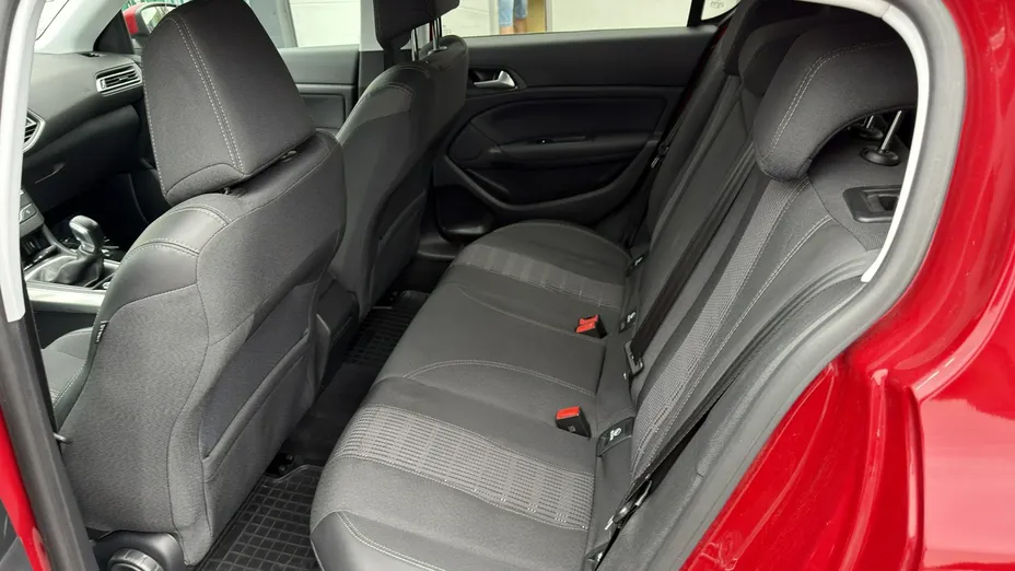 PEUGEOT 308 -