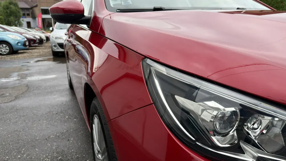 PEUGEOT 308 -