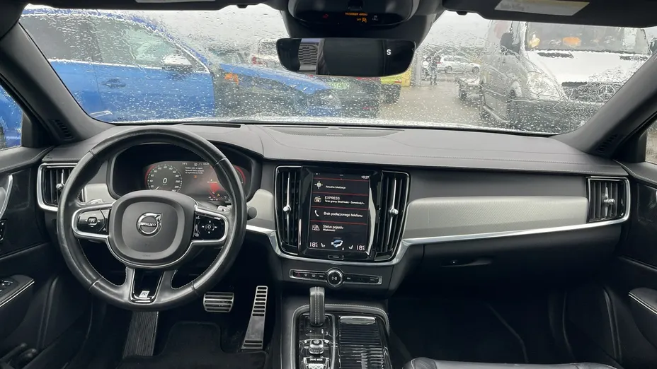 VOLVO S90 -