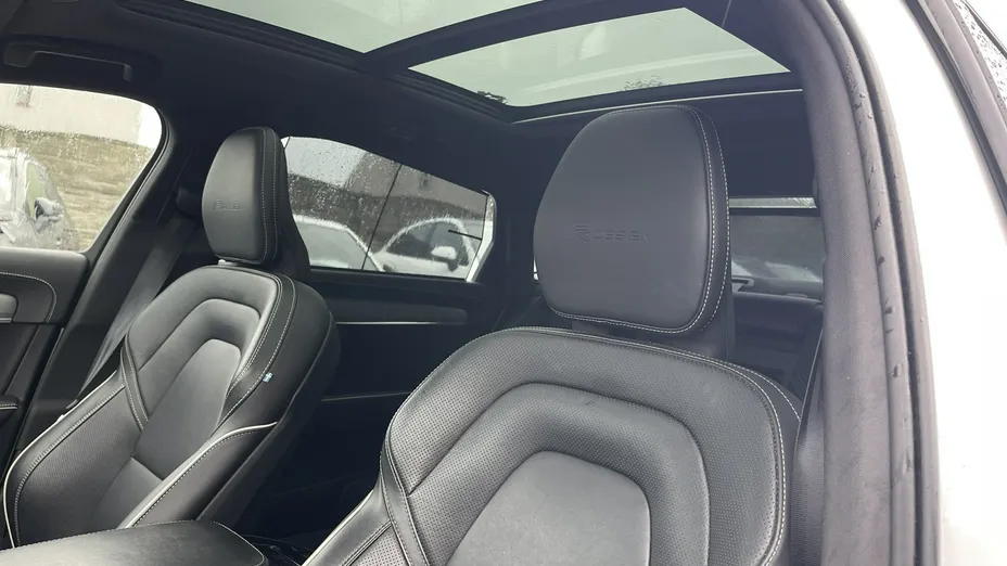 VOLVO S90 -