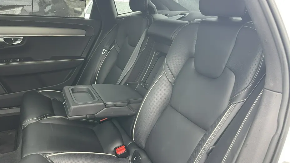 VOLVO S90 -