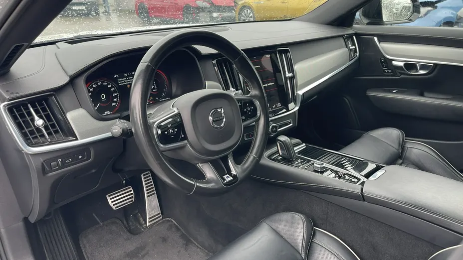 VOLVO S90 -
