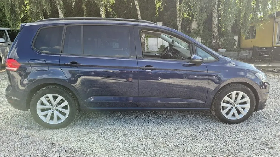 VOLKSWAGEN Touran -