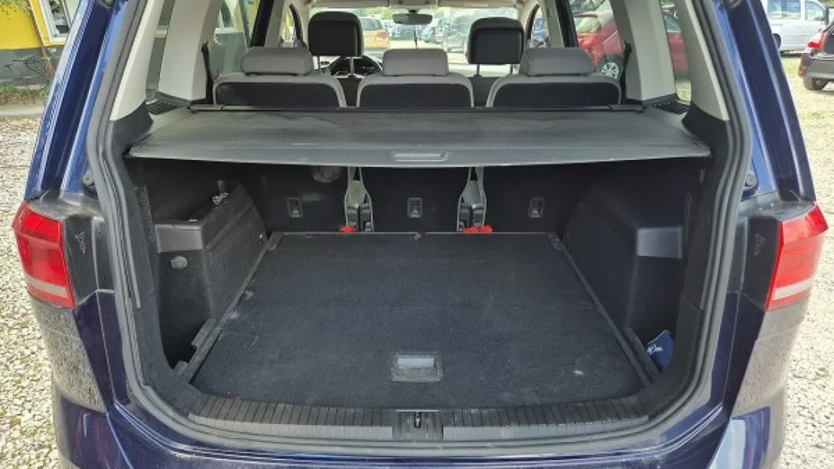 VOLKSWAGEN Touran -