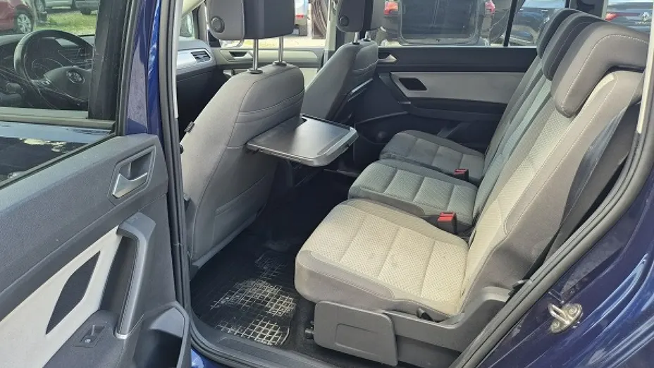 VOLKSWAGEN Touran -