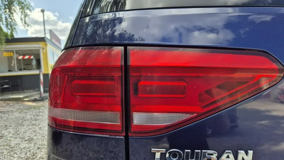 VOLKSWAGEN Touran -