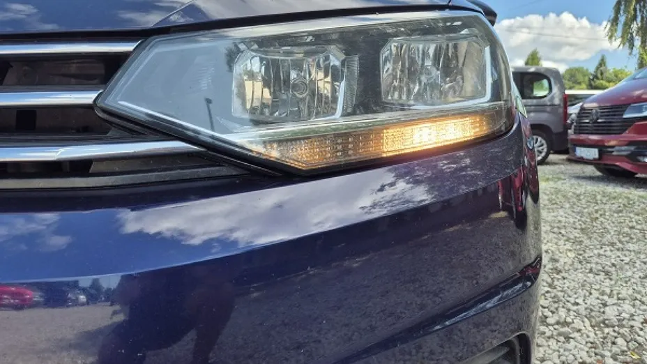 VOLKSWAGEN Touran -