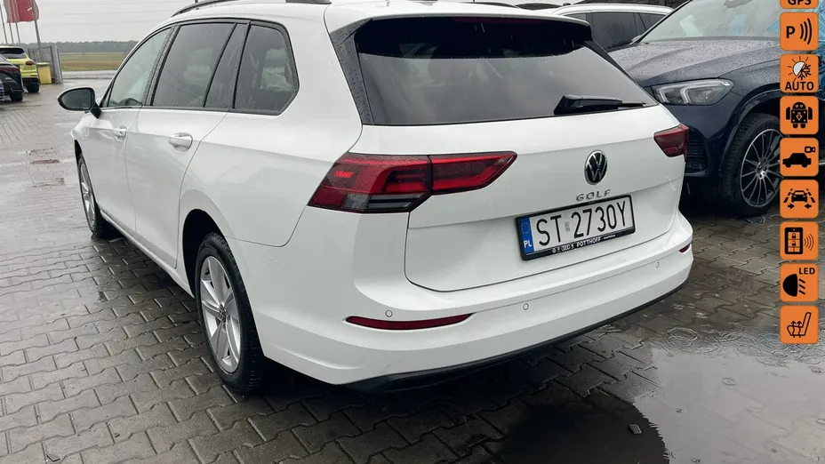 VOLKSWAGEN Golf -
