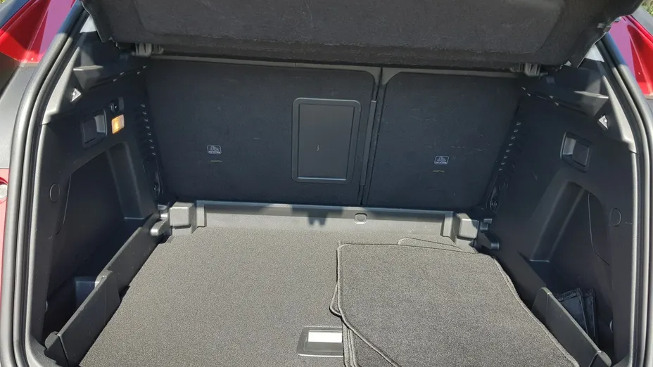 PEUGEOT 3008 -