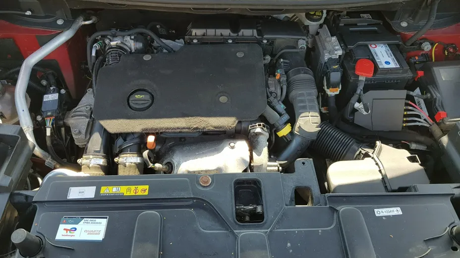 PEUGEOT 3008 -