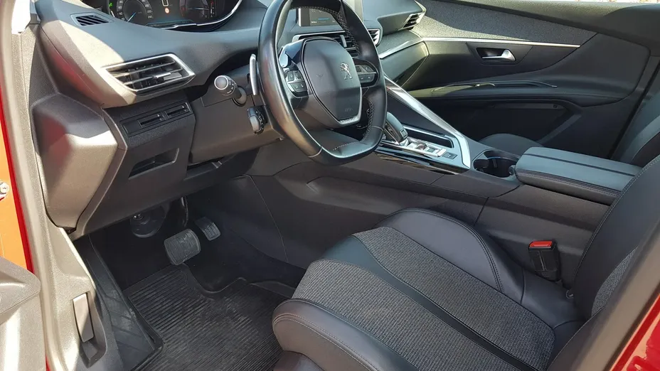 PEUGEOT 3008 -