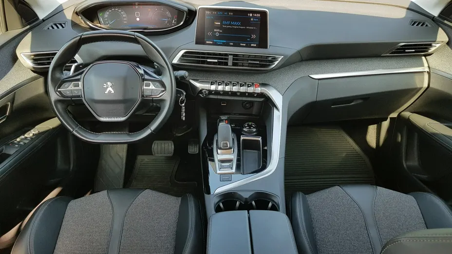 PEUGEOT 3008 -