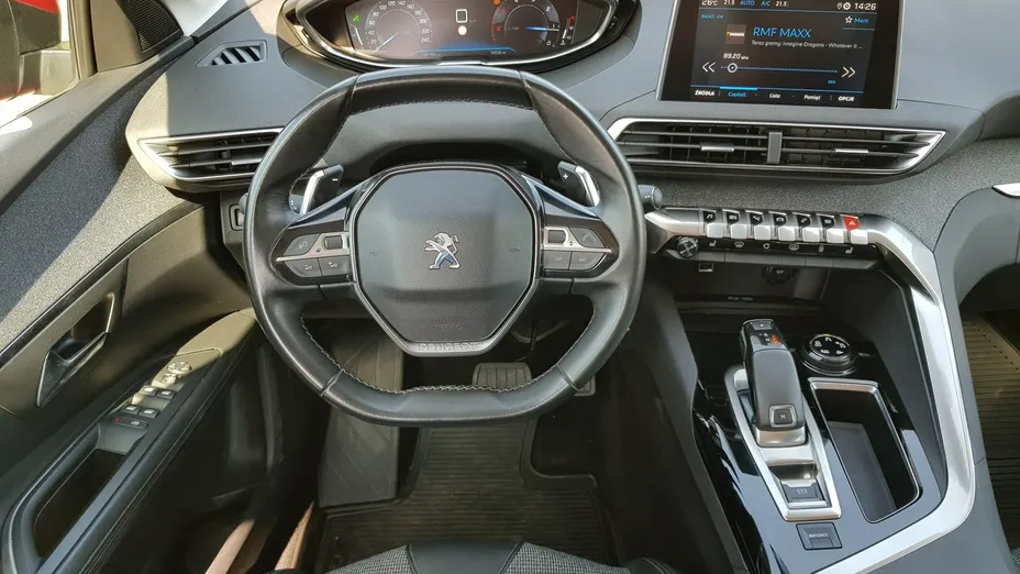 PEUGEOT 3008 -
