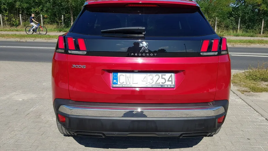 PEUGEOT 3008 -