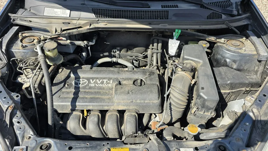 TOYOTA RAV4 -