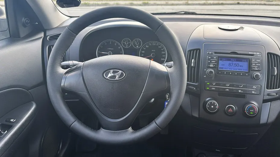 HYUNDAI i30 -