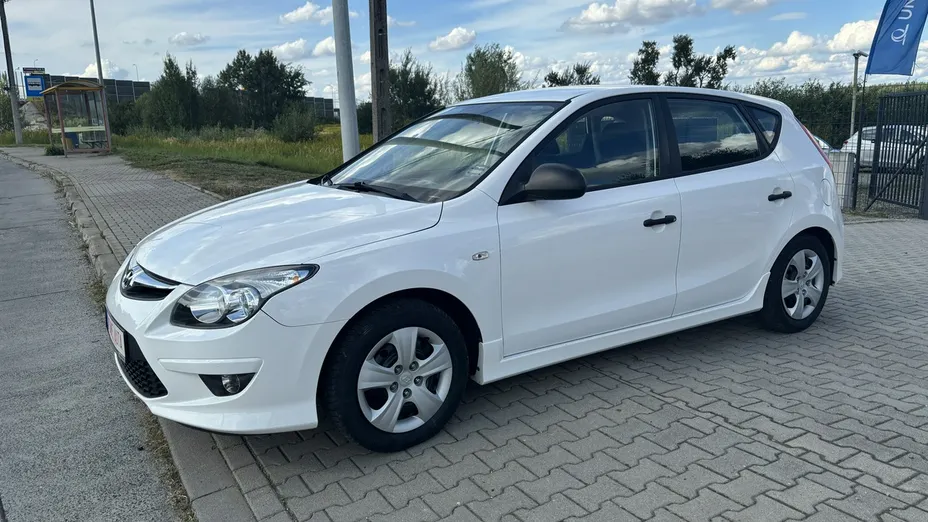 HYUNDAI i30 -