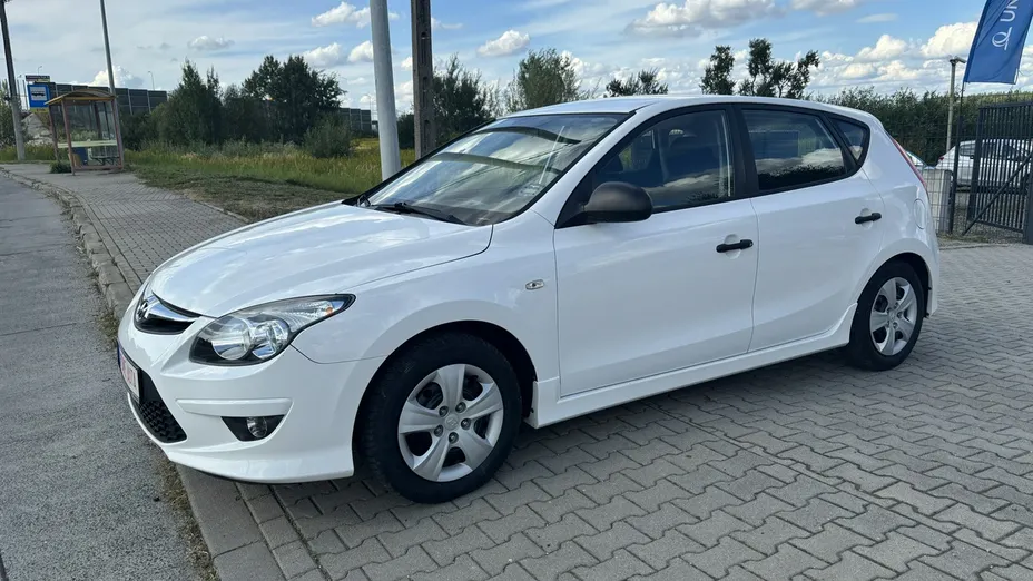 HYUNDAI i30 -