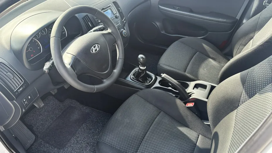HYUNDAI i30 -