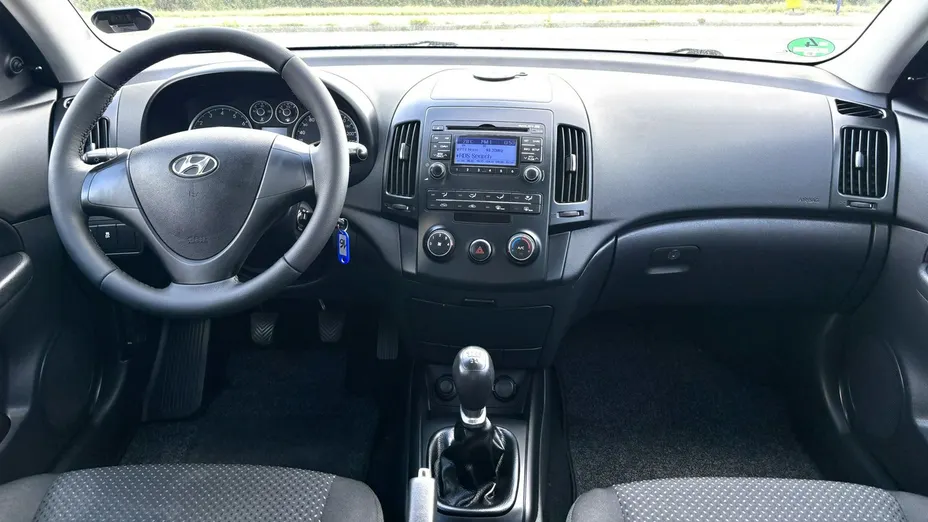 HYUNDAI i30 -