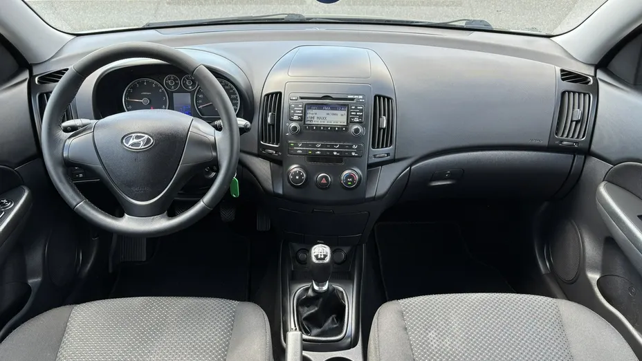 HYUNDAI i30 -