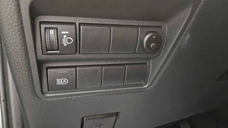 TOYOTA Yaris -