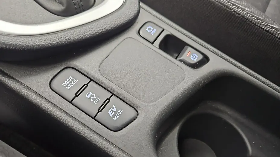TOYOTA Yaris -
